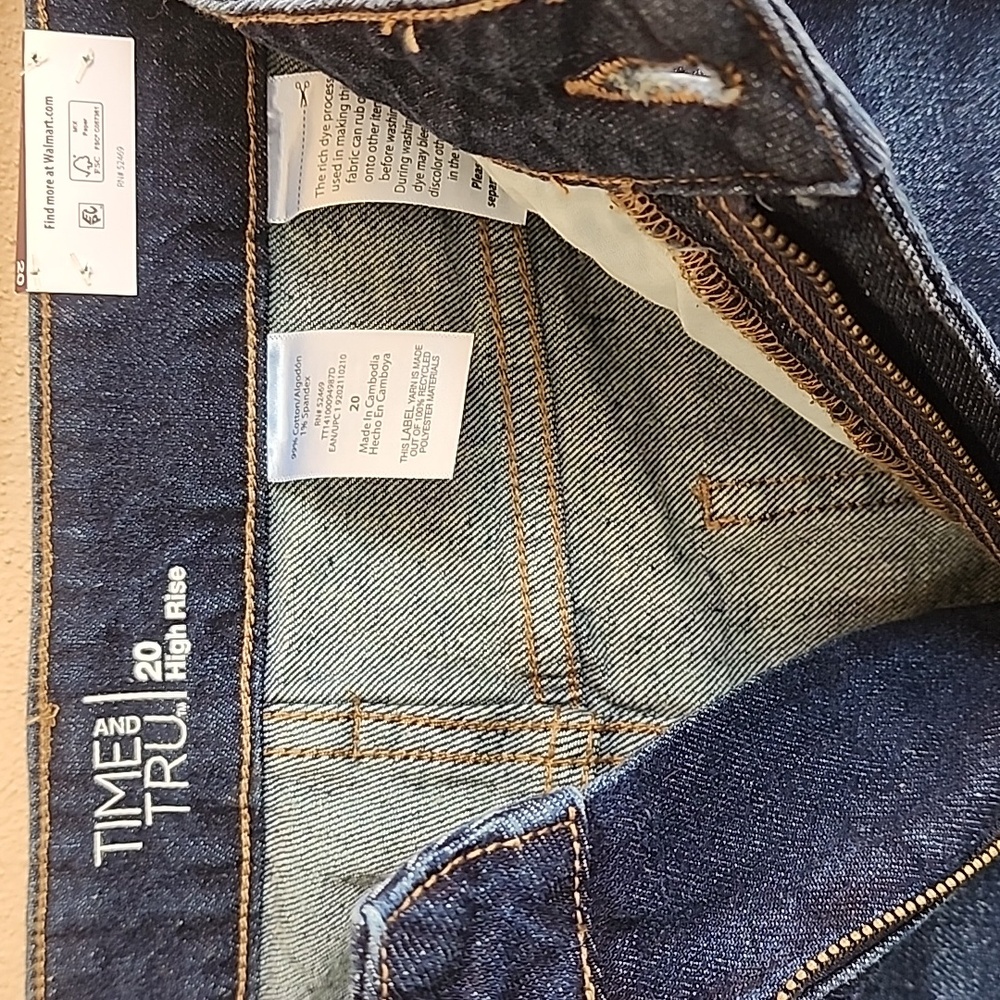 TIME AND TRU High Waisted Crop Jeans Plus Size 20 Dark Wash Stretch Denim - Picture 8 of 11